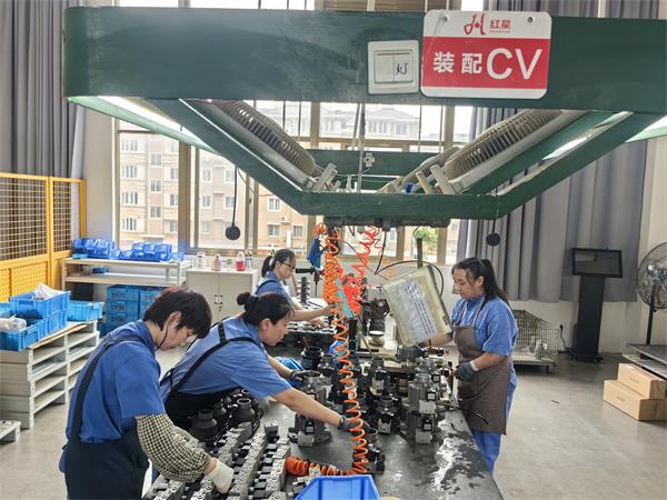 九游娱乐：南通通州刘桥镇：攀“高”向“新”赋能产业发展(图2)