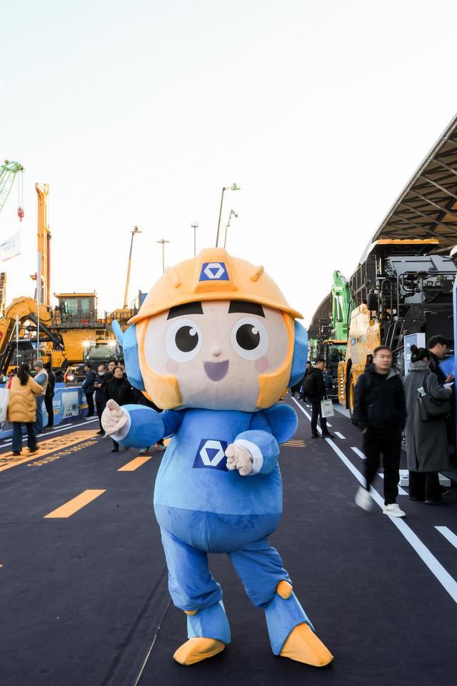 九游娱乐网站：徐工集团baumaCHINA2024惊艳亮相：展示中国工程机械的硬核实力(图19)