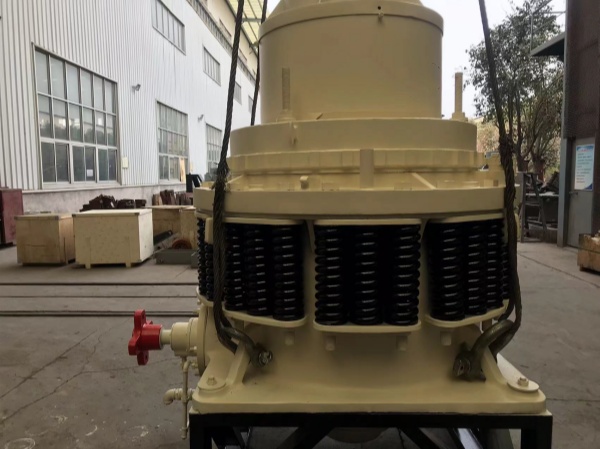 九游娱乐平台：又一PYB900圆锥式破碎机出口智利(图2)