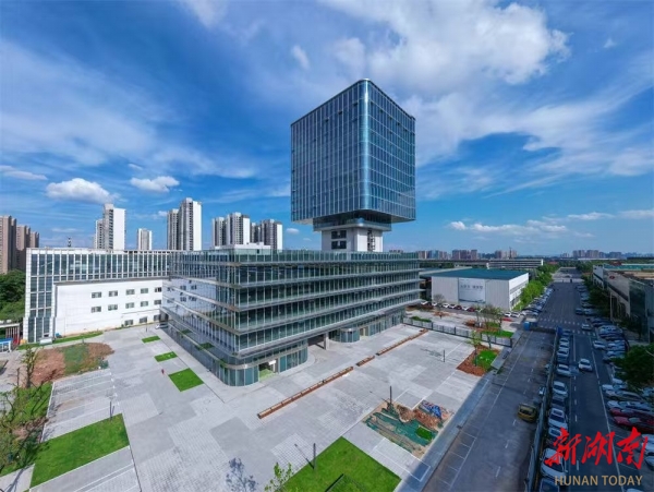 九游娱乐网站：湖南日报特稿丨长沙经开区：追新逐高质效跃迁(图3)