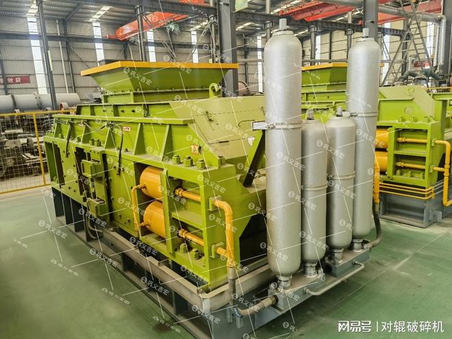 九游娱乐：大型全液压对辊制砂机制砂效果如何？(图2)