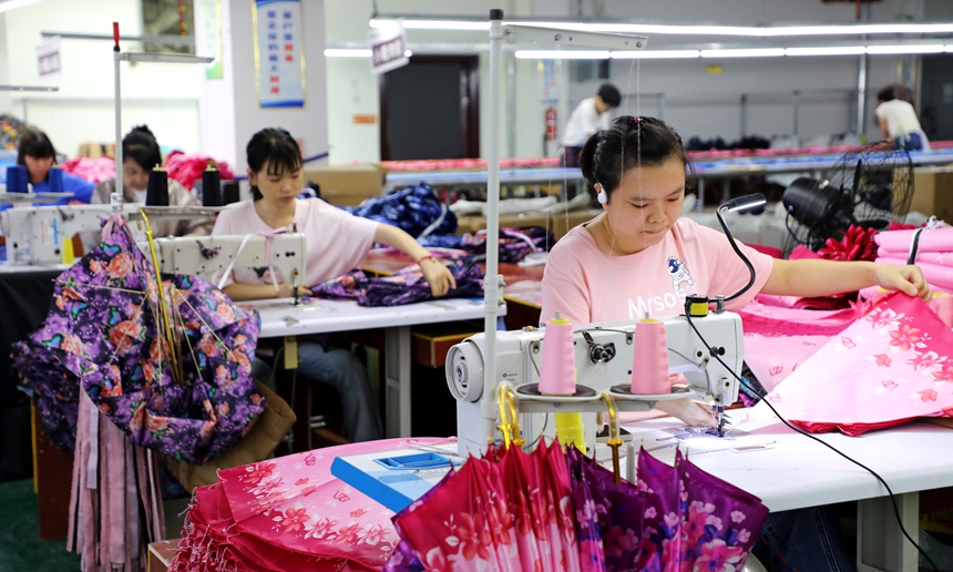 九游娱乐网站：贵州桐梓：企业“双节”不打烊赶制订单生产忙(图1)