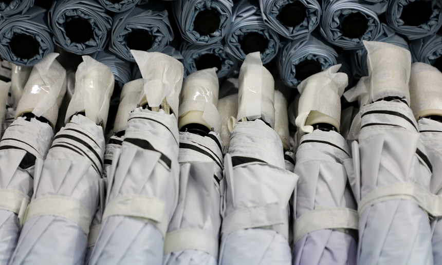 九游娱乐网站：贵州桐梓：企业“双节”不打烊赶制订单生产忙(图3)