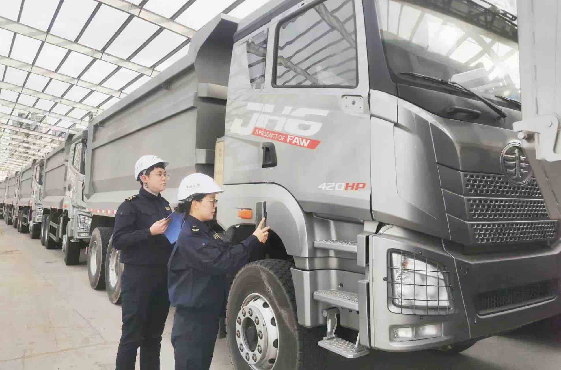 九游娱乐网站：矿山机械设备加速出口中亚(图1)