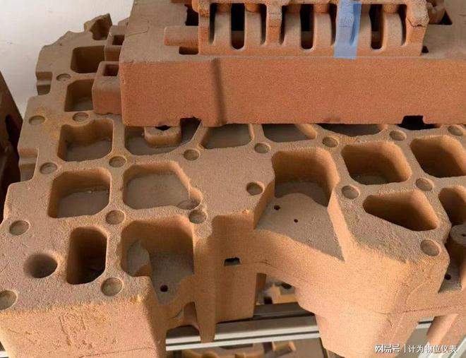 九游娱乐平台：苏州铸造行业料位测量难题解析：阻旋与振棒料位开关升级方案(图2)