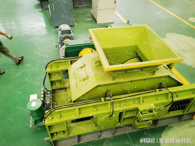 九游娱乐平台：解析一米对辊制砂机产能与厂家选择之道(图1)