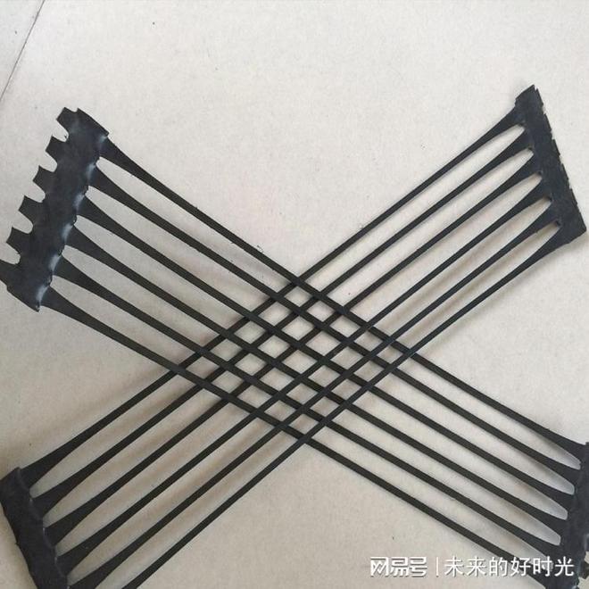 九游娱乐网站：热门厂家推荐：矿用土工格栅在矿山工程中的应用(图1)